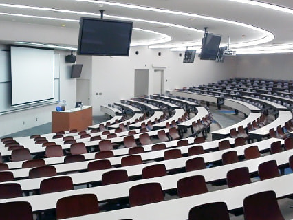 大講義室の画像