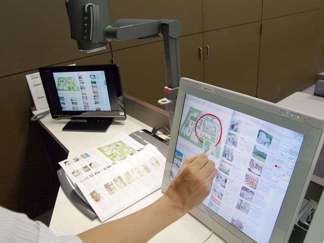 多機能操作卓の画像